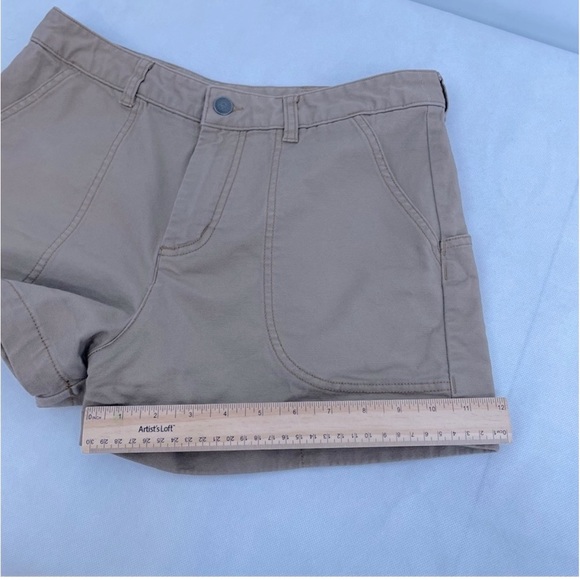 Patagonia Womens Khaki Shorts Size 8. Very good used condition. - Picture 7 of 11